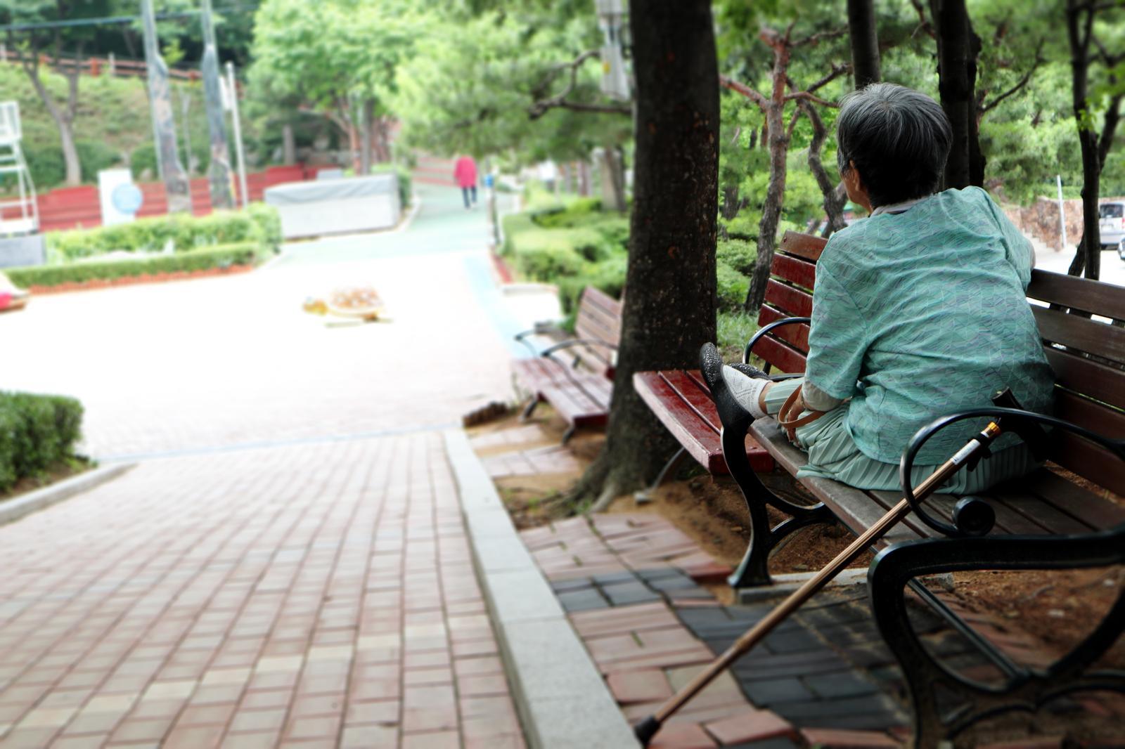 수명 늘었지만 아픈 기간 길어졌다…기대·건강수명 15년차