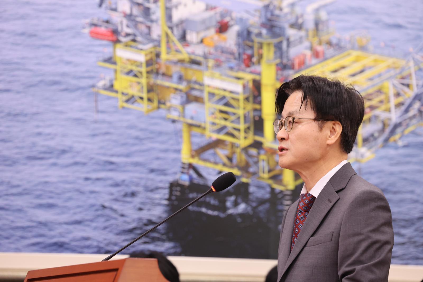 美매체 “韓 알래스카 LNG 540억달러 투자”… 고심 깊어진 한국