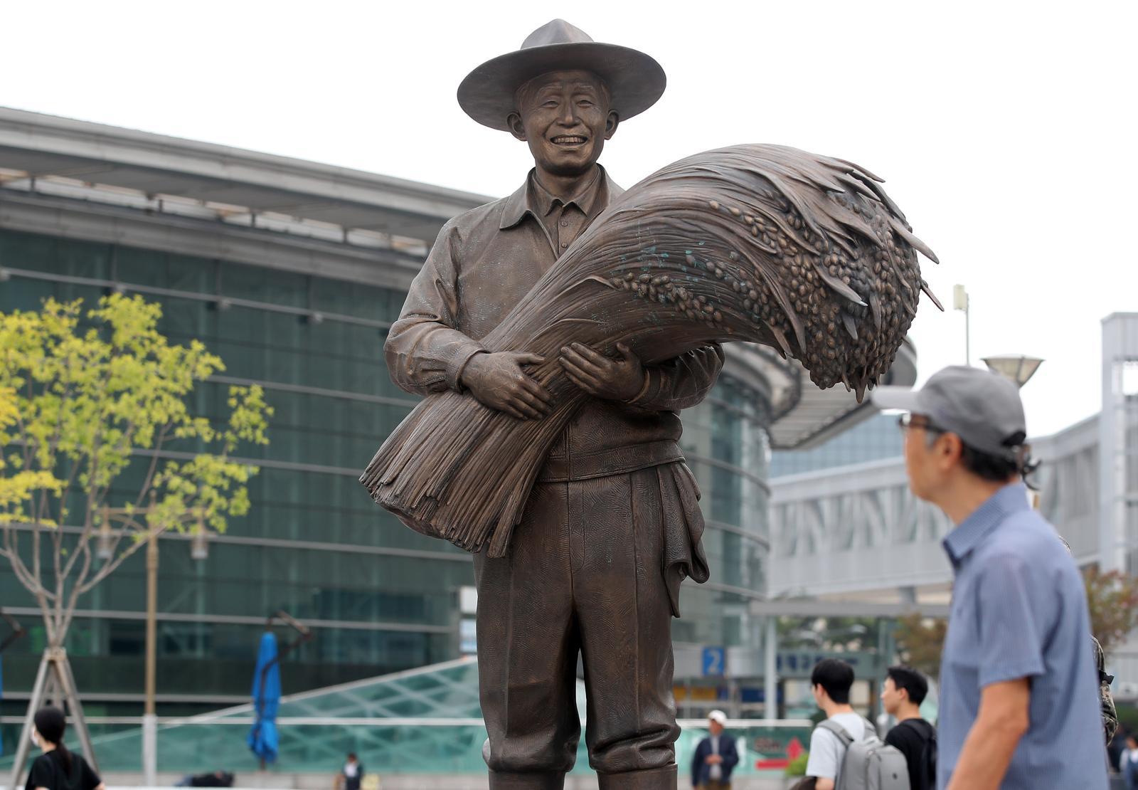 법원, 동대구역 박정희 동상 철거 청구 기각