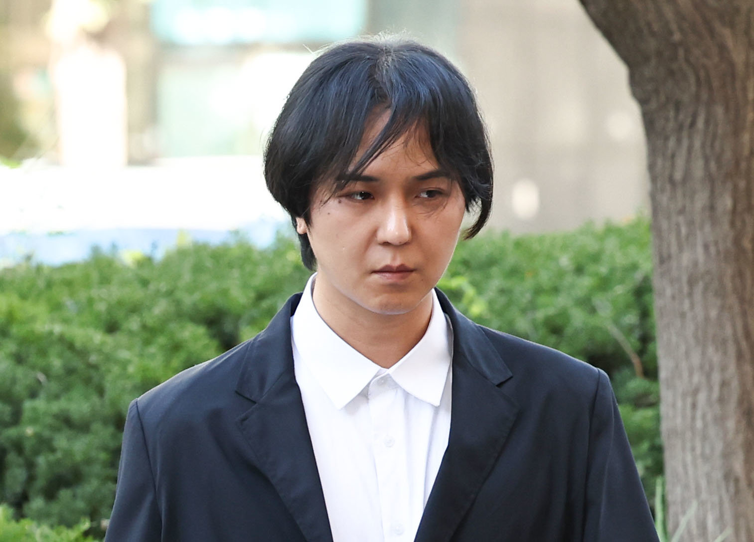 ‘부실복무’ 송민호, 1심 징역 1년에 집행유예 2년…“변명 여지 없어”