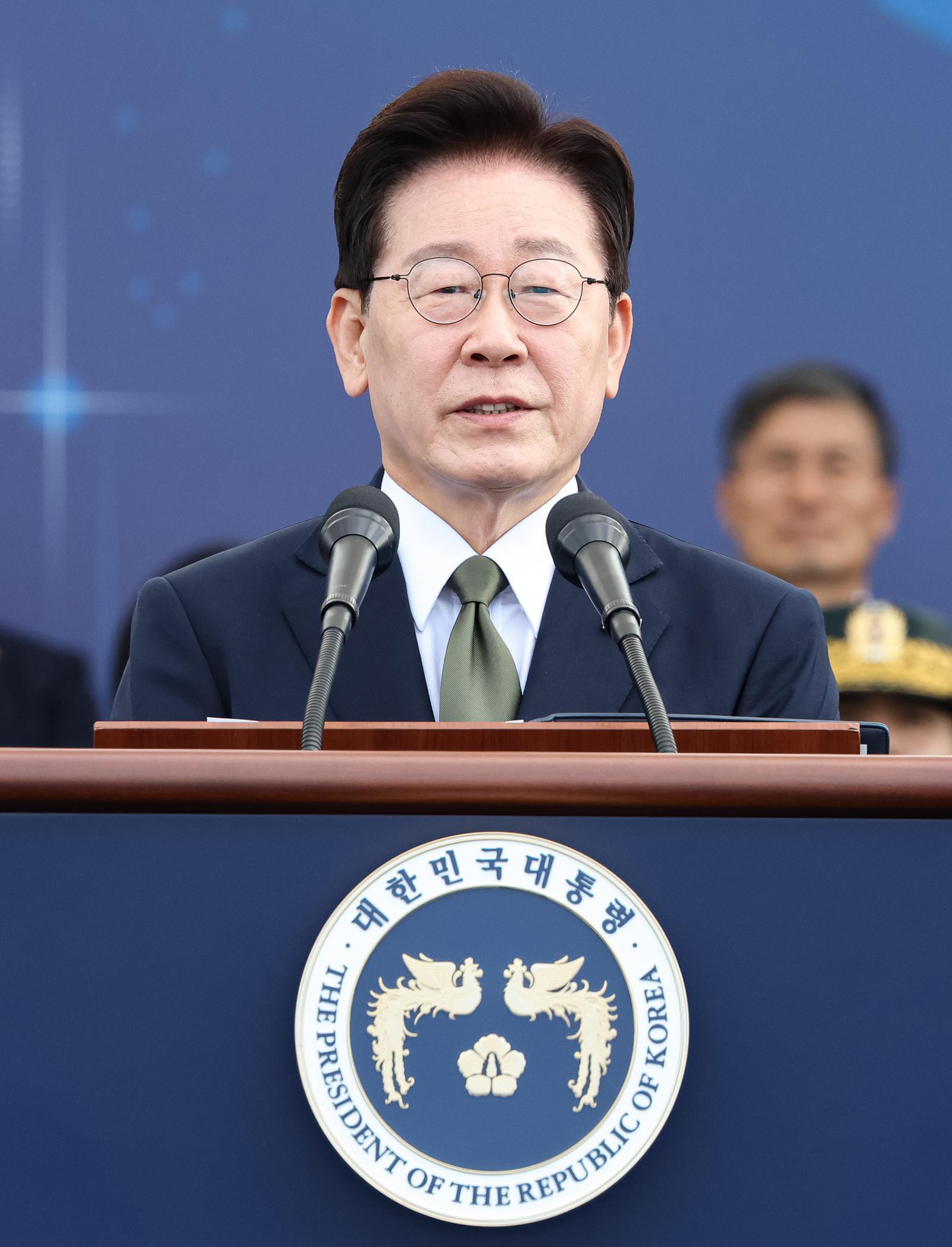 李지지율 43%, 직전과 동일…부정평가는 50%로 올라