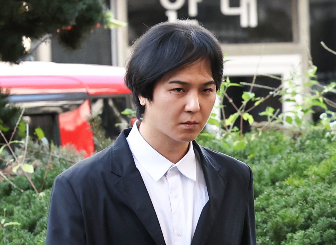 ‘사회복무요원 무단결근’ 송민호, 1심 징역 1년에 집유