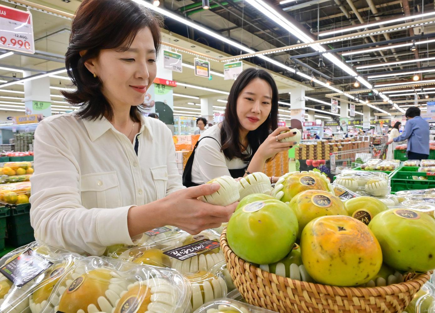 “태추 단감 맛보세요”