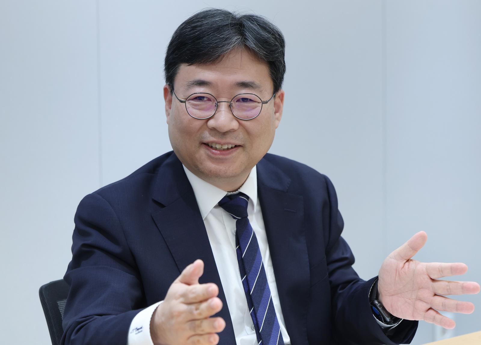[사설]靑 정책실장 하준경… ‘일하는 내각’ 위해 판 까는 게 참모 역할