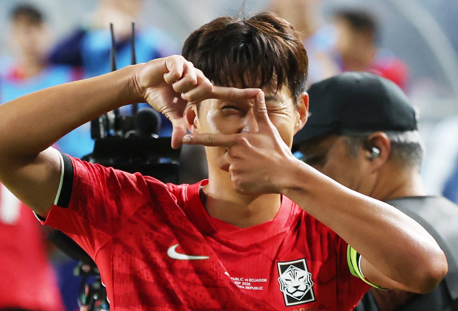 손흥민, 딱 한 골 남았다…올해 마지막 안방서 ‘전설’ 차범근 넘을까