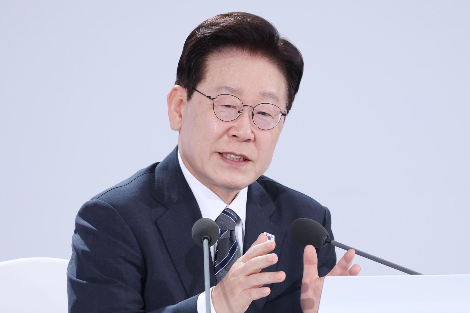 하루에 SNS 10건 넘게 올린 李… “투기 공화국 탈출”