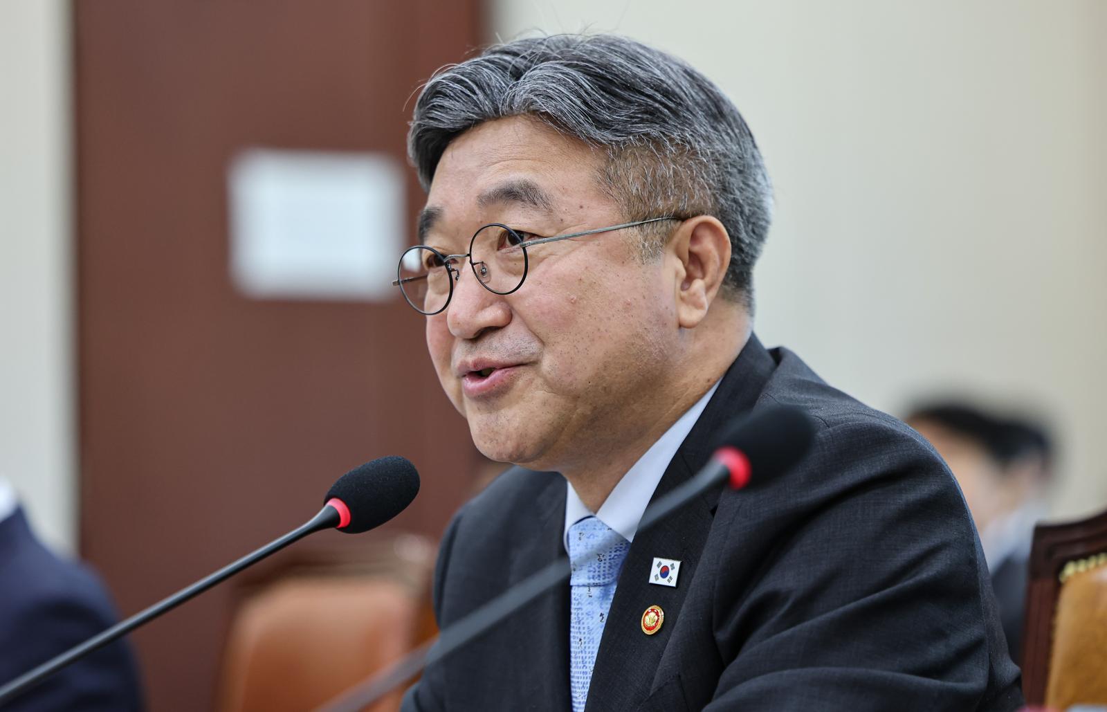 윤호중 행안, 국감서 “김지용 직무수행 큰 하자 없어”