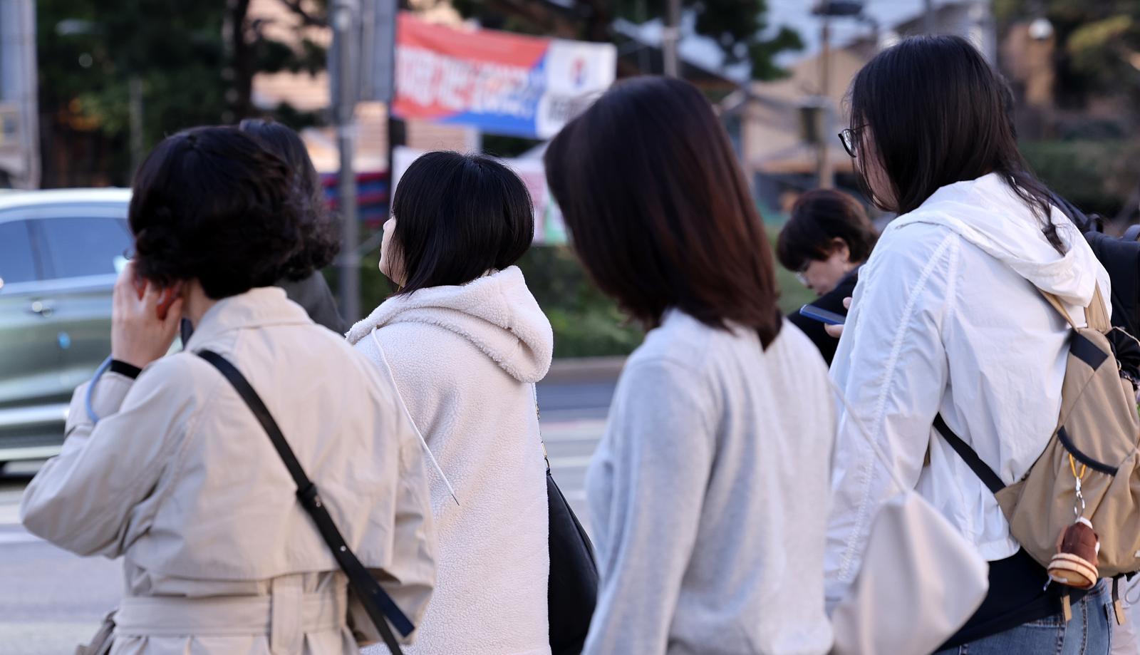 맑고 쌀쌀한 출근길…강원 일부 얼음·서리