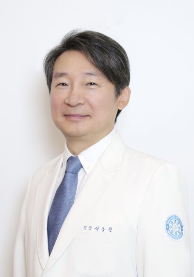 무릎 아프다고 무조건 인공관절?… 내 관절 살릴 방법 있다[기고/서동원]