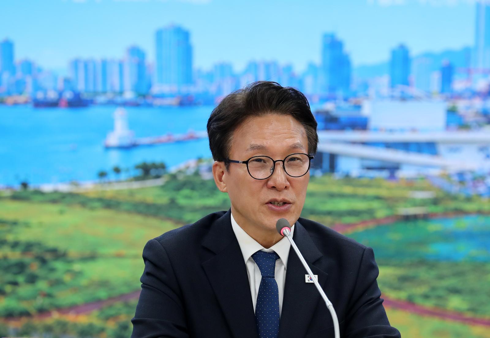 조희대 탄핵 공식화한 김민석…‘외부의 적’ 내세워 당내 갈등 덮나