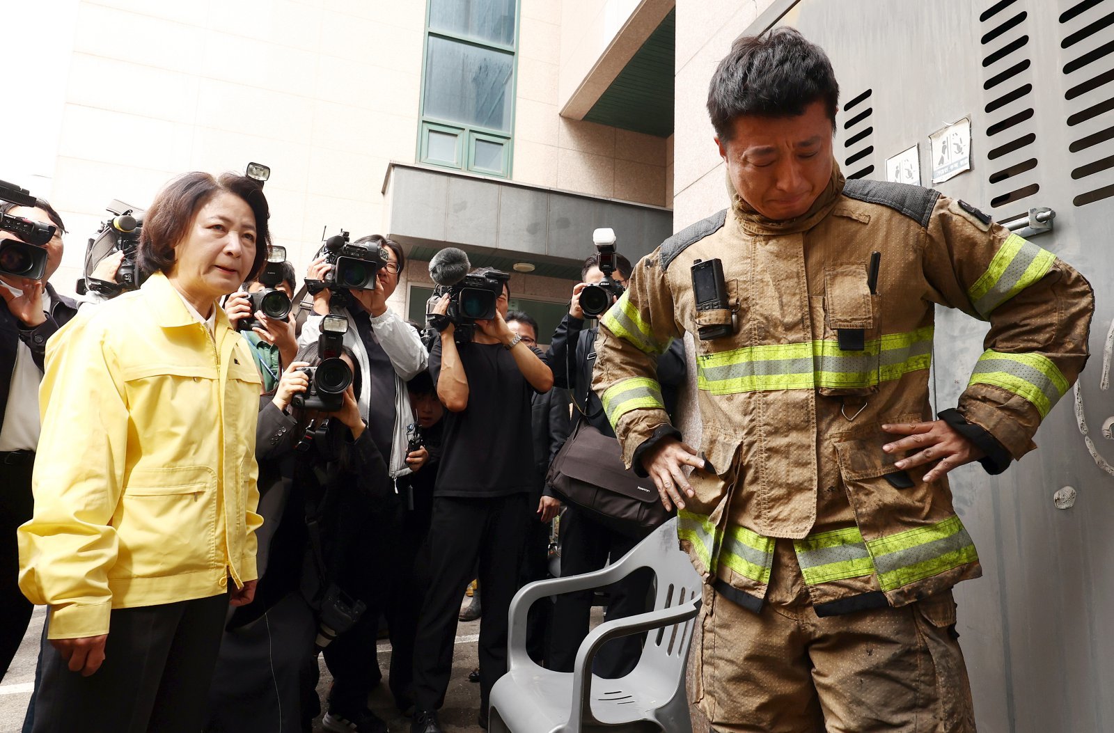 부천 공장서 화재, 소방관 1명 심정지 등 8명 부상