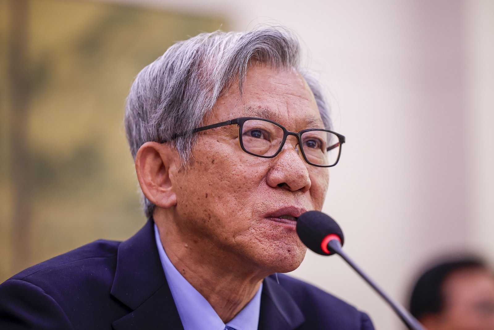 ‘셀프 출품’ 논란 유홍준 “서예사 전공자라 확신”