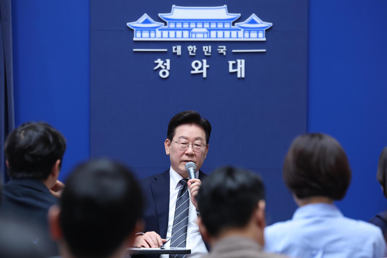 李, 법무장관-경찰청장 공석에 “내란 문책에 쓸 자원 녹록치 않다”