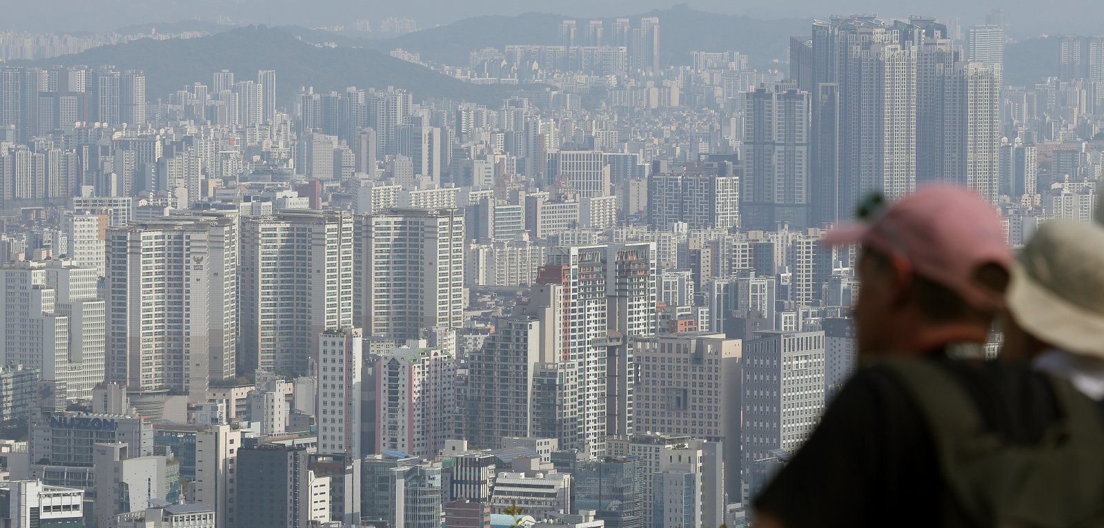 서울 아파트 월세 비중 첫 50% 돌파…전세난에 주거비 부담 커진다