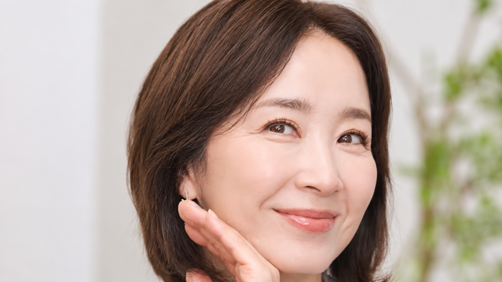 윤유선 “나만 얼굴 평평한 줄 알았다”…20대 외모 콤플렉스 고백