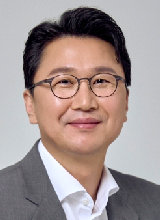 세라젬 창업주, 전문경영인 양자 삼아 승계