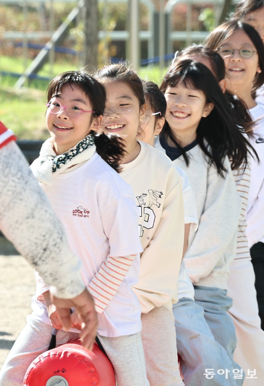 ‘웃음꽃 활짝’ 초등학교 운동회