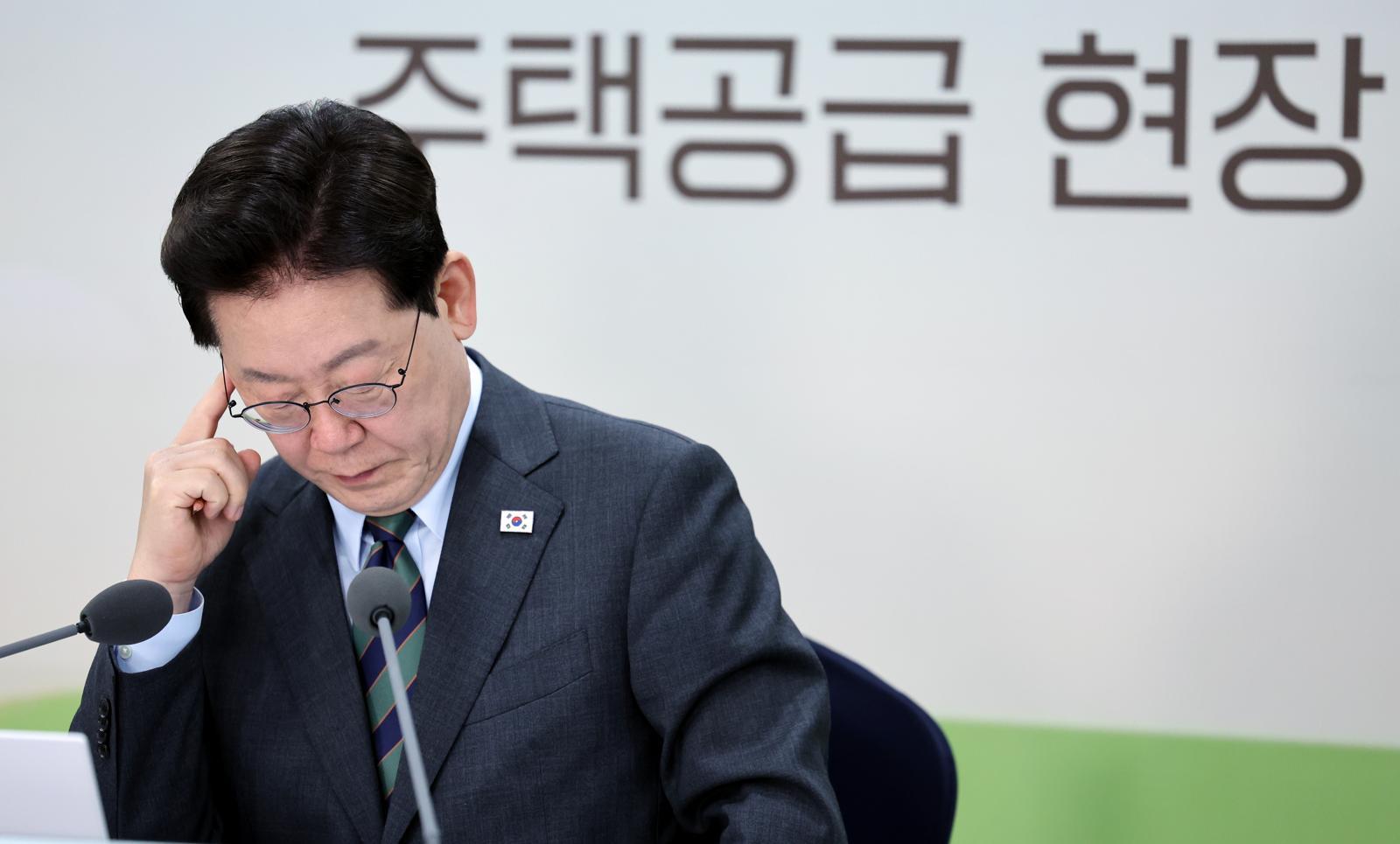 李 “국정 생중계, 언론 접촉, SNS 모두 늘리겠다”