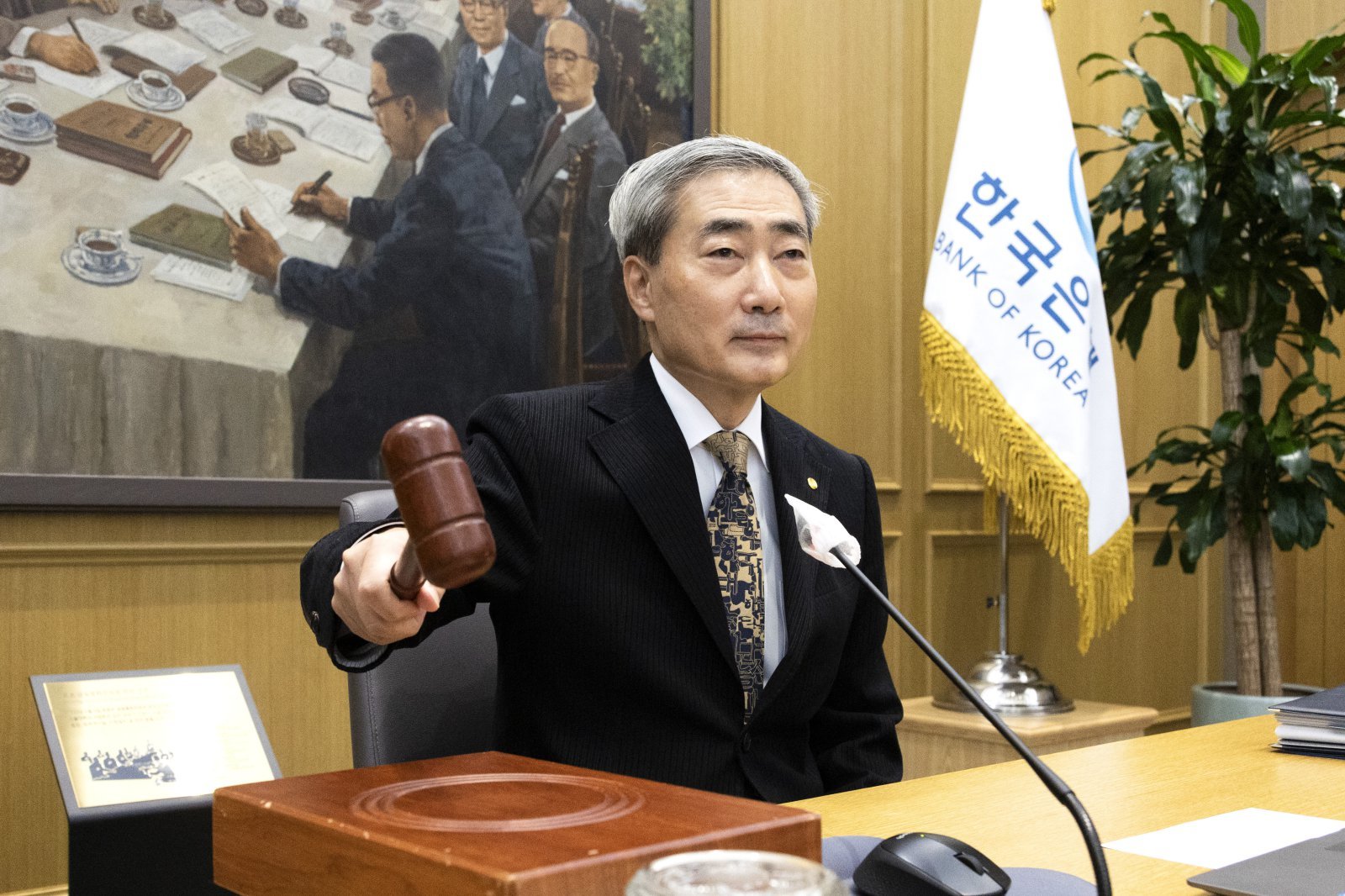신현송 “내후년에는 물가 목표 수준 달성할 듯”