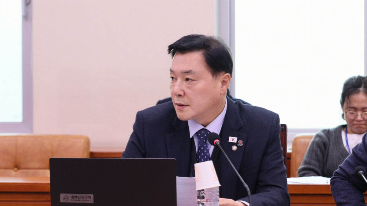 코스피 5500선 추락했는데…與대변인 “내년 1만피 기대”