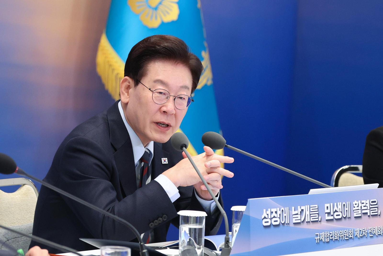 李 “반도체 주52시간 예외, 새 제도 만들 필요 있나”