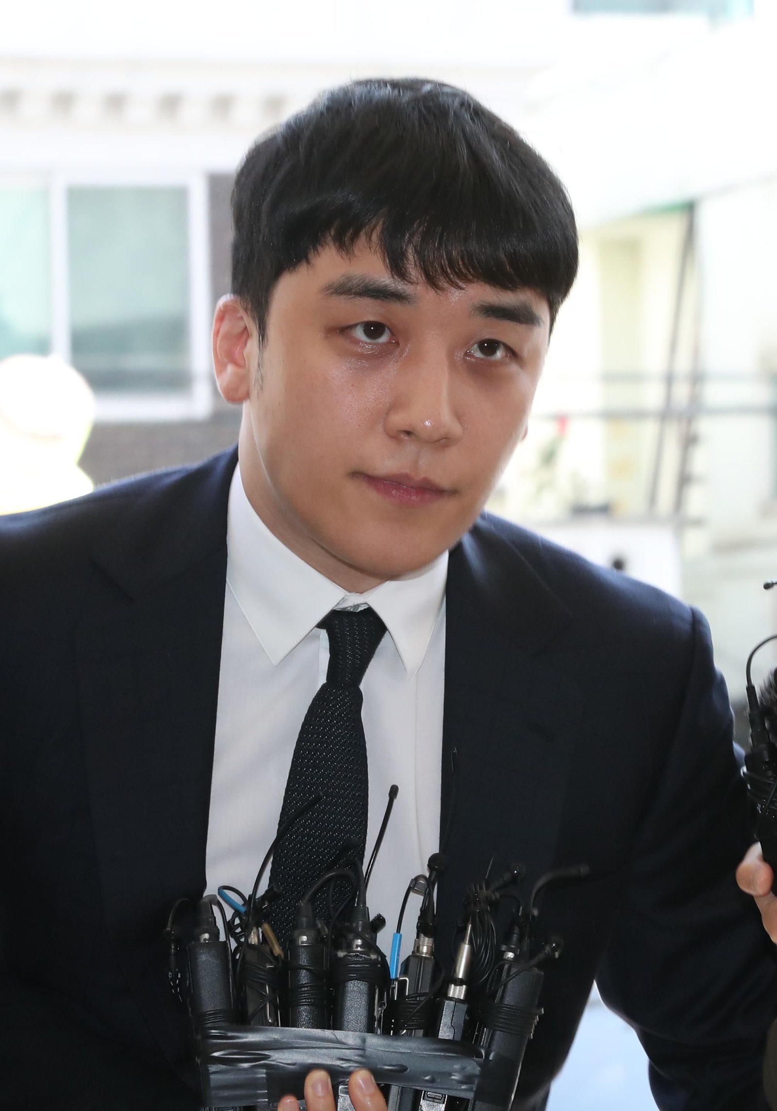‘소주병 위협 피소’ 빅뱅 출신 승리 “허위 사실로 합의 못 해”