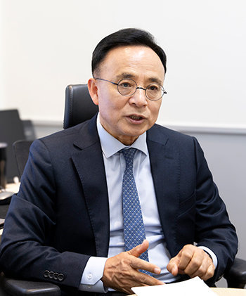 “美 증시, IT 버블 때보다 심한 거품… 비중 줄여라”