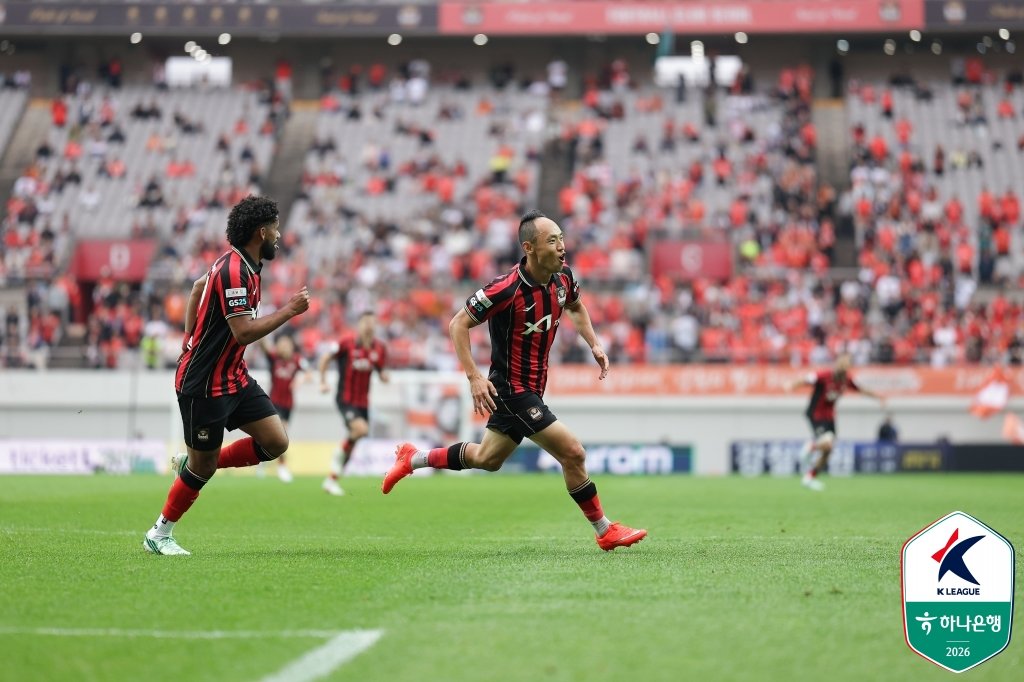 문선민, 골로 FC서울에 우승 안겼지만…“MVP 욕심 없어”