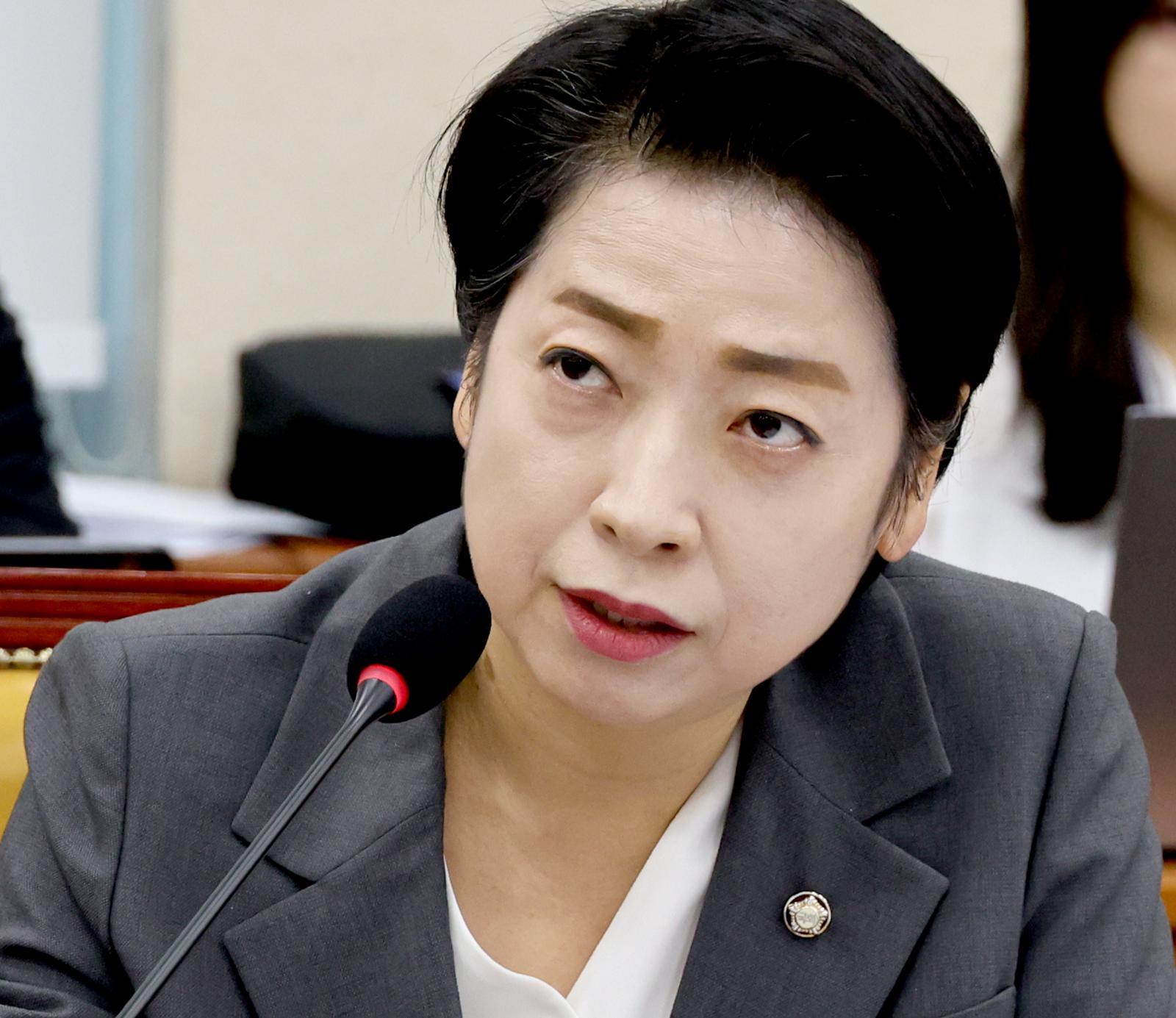與의원, 조희대 휴대전화 교체내역 조회 논란…“적법절차 거쳐”