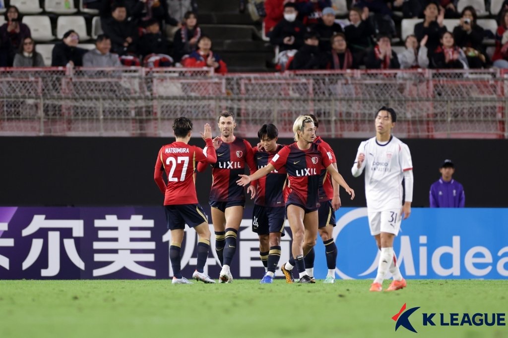 포항, 일본 가시마 원정 경기서 0-3 완패…ACLE 3연패 수렁