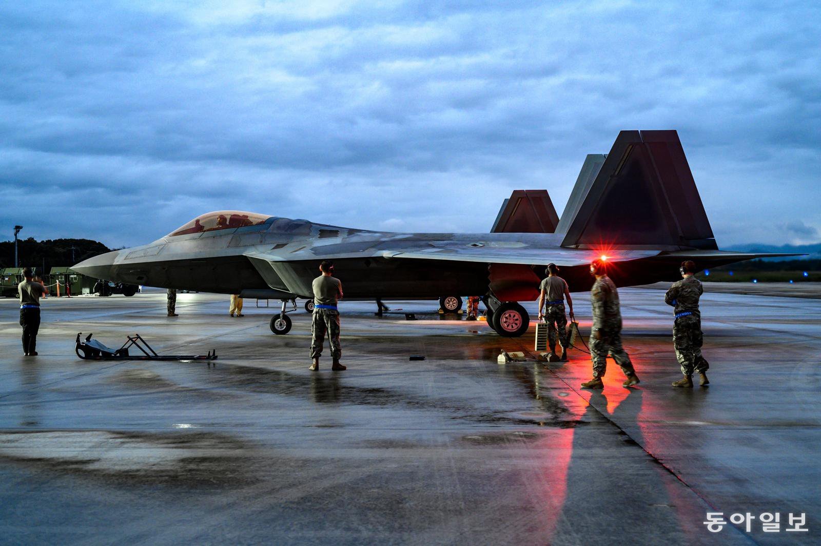 [단독]美 최강 스텔스기 F-22 랩터, 日 전진배치