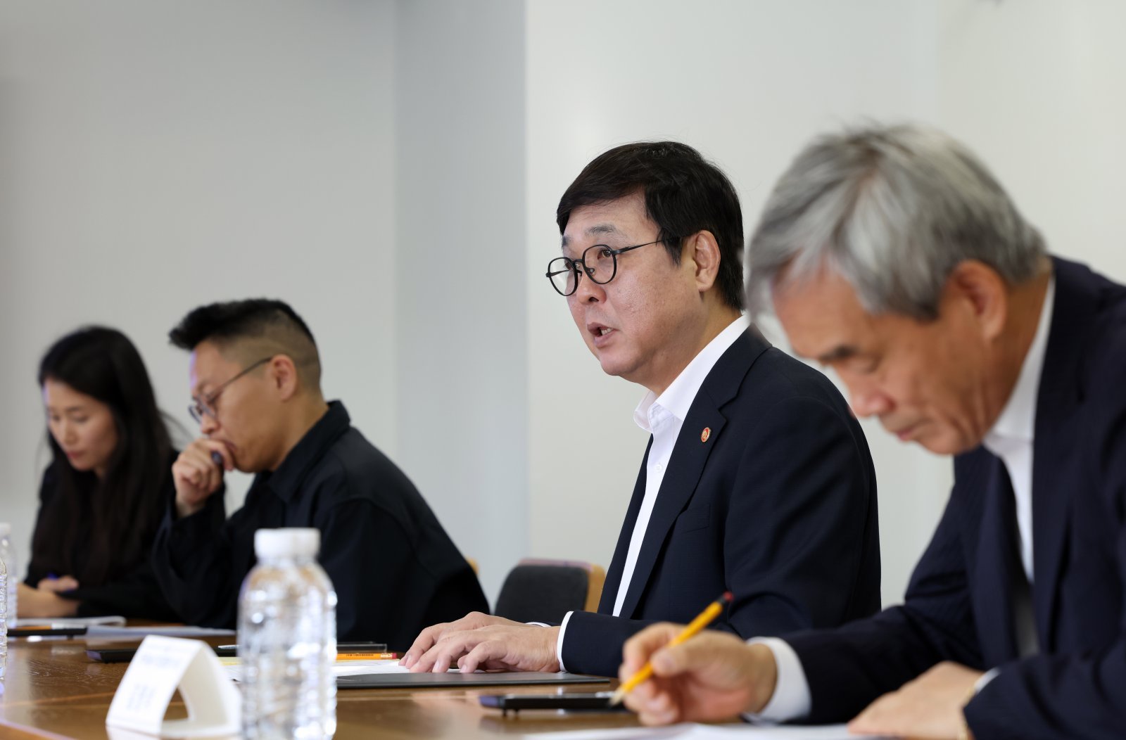 최휘영 “청년 작가 육성 힘쓰겠다”…미술 예산 1198억 편성