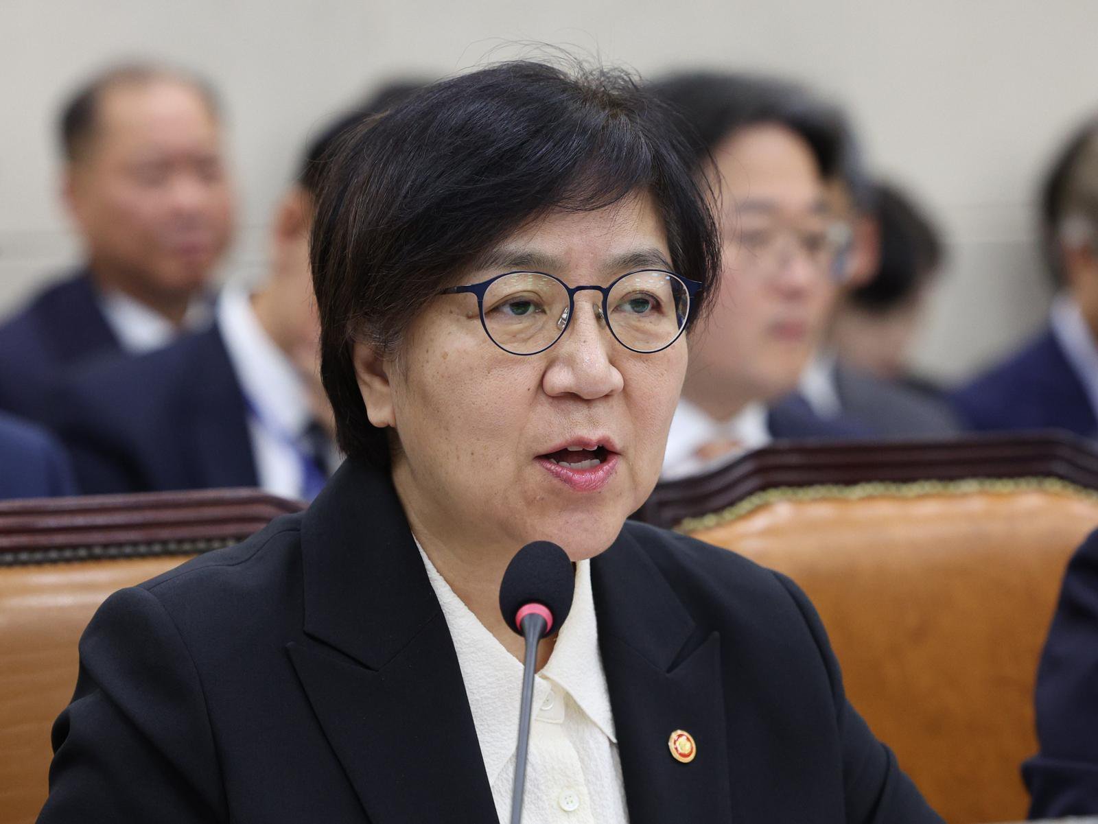 정은경, 다음주 경찰청장 대행 만나 필수의료 수사지침 논의