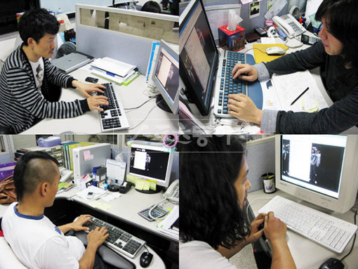 팬들과 온라인 채팅중인 YB팬들과 온라인 채팅중인 YB.