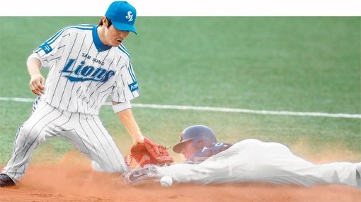 ‘3.5초의 승부’로 불리는 도루는 ‘막는 자’와 ‘뛰는 자’간의 치열한 두뇌 싸움은 물론이고 과학적인 통계가 뒷받침되는 야구만의 또다른 묘미다. 두산 고영민이 2루를 훔치고 있다. 스포츠동아DB