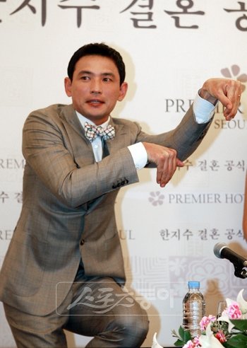 황정민KBS 드라마 ‘그저 바라 보다가’에 출연중인 황정민.