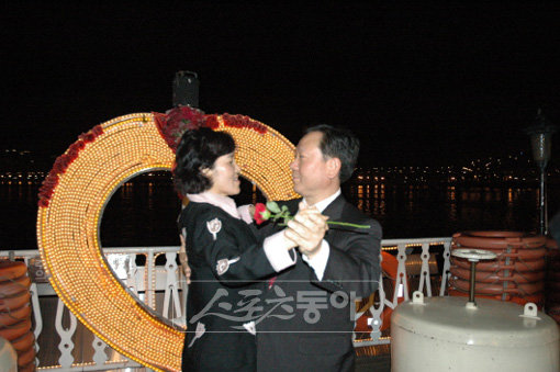 사랑이 빛나는 밤 선상파티 [사진제공=건강과 성박물관]