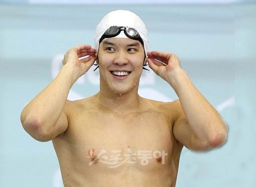 비록 지역 대회이긴 해도 저조한 기록은 아쉽기만 하다. 박태환은 24일(한국시간) 미국 캘리포니아주에서 열린 자넷 에반스 인비테이셔널 수영대회에서 남자자유형 200m 1위, 400m 2위에 올랐으나 2008베이징올림픽 때보다 현저히 떨어진 기록을 냈다. 스포츠동아 DB