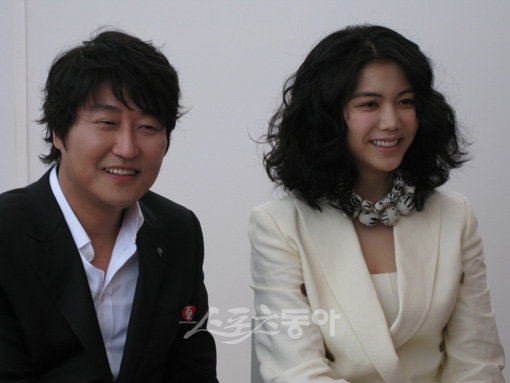 영화 ‘박쥐’ 의 주연배우 송강호-김옥빈