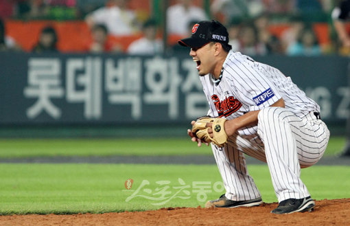 롯데 송승준이 23일 벌어진 사직 두산전에서 7이닝 5K 2실점으로 호투하며 연승행진을 ‘6’으로 늘렸다. 사직｜김종원 기자 won@donga.com