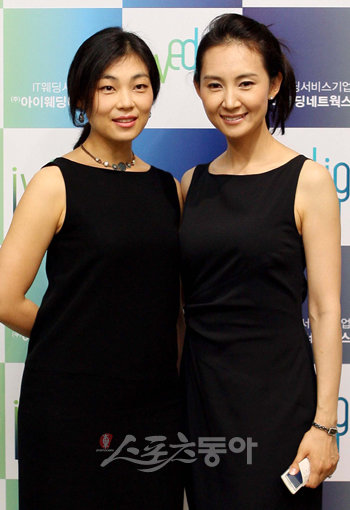 채시라-채국희 자매.