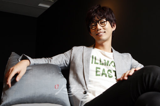 ‘독설’로 돌아온 테이. 분위기는 바뀌었지만 가창력만큼은 여전한 테이는 10월16일부터 3일간 서울 정동 이화여고 100주년 기념관에서 소극장 콘서트를 연다. 양회성 기자 yohan@donga.com