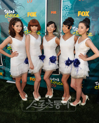 미국서 활동 중인 원더걸스.