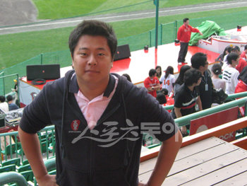 SK 응원 부단장 이윤승씨.
문학 | 남장현 기자 yoshike3@donga.com