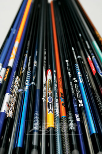 많은 아마추어 골퍼들이 샤프트의 플렉스만 신경을 쓸 뿐 중량을 무시하는 경향이 있다. 그러나 모든 물체는 힘이 제대로 전달되어야 멀리 날아가는 법. 샤프트 교체를 고려하고 있다면 먼저 정확한 원인을 분석하는 일이 중요하다.