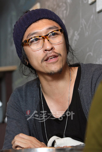 뇌종양 판정을 받은 코요태의 빽가. 임진환 기자 photolim@donga.com