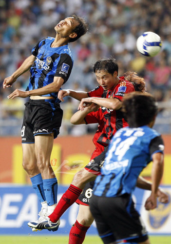 우성용. (제일 왼쪽)