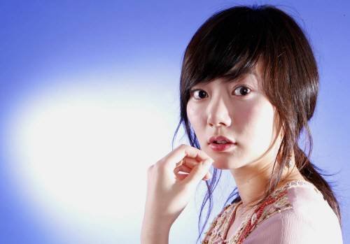 한동안 Y세대의 아이콘이었던 배두나가 '공부의 신'의 선생님으로 돌아왔다.