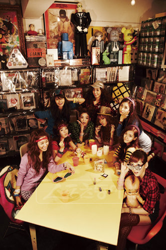 데뷔 이후 첫 아시아 투어에 나서는 그룹 소녀시대. ‘인투 더 뉴 월드’라는 제목의 이번 투어는 중국을 시작으로 일본, 태국으로 이어질 전망이다. 사진제공｜SM엔터테인먼트