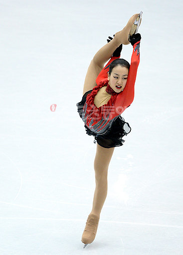 아사다 혼신의 연기. ‘타도 김연아’를 외치는 ‘일본의 희망’ 아사다 마오가 29일 여자 싱글 프리스케이팅에서 혼신의 연기를 펼치고 있다.